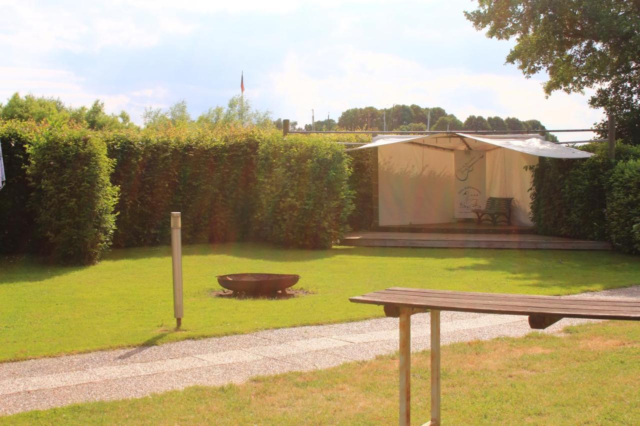 Moderne Und Helle Ferienwohnung Am Ploener See Bosau Kültér fotó